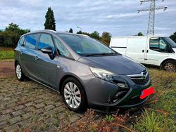 Grau Gebraucht 2015 Opel Zafira Van / Kleinbus | 9.499 € (Fairer Preis)