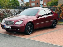 Andere farben Gebraucht 2003 Mercedes C220 Limousine | 3.699 € (Etwas zu teuer)