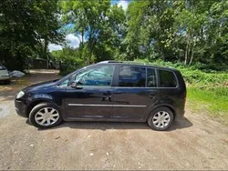 Schwarz Gebraucht 2010 VW Touran Van / Kleinbus | 4.800 € (Guter Preis)