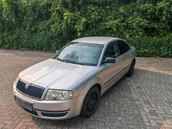 Silber Gebraucht 2003 Skoda Superb Limousine | 850 € (Fairer Preis)