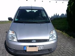 Silber Gebraucht 2004 Ford Fiesta Kleinwagen | 1.600 € (Etwas zu teuer)