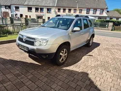 Grau Gebraucht 2011 Dacia Duster SUV | 3.950 € (Guter Preis)