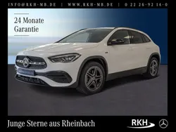 Weiß Gebraucht 2021 Mercedes GLA250 AMG line SUV | 33.880 € (Fairer Preis)