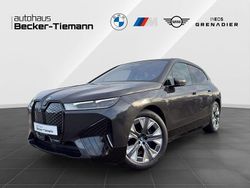 Sophistograu brillanteffekt Gebraucht 2022 BMW iX Sport Line SUV | 58.891 € (Fairer Preis)