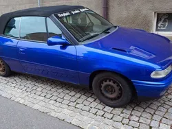 Blau Gebraucht 1995 Opel Astra Cabriolet Edition Cabrio | 1.100 €