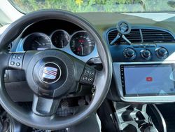 Grau Gebraucht 2008 Seat Altea Kleinwagen | 2.150 €