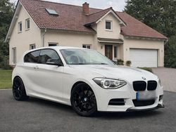 Weiß Gebraucht 2013 BMW M135 M Performance Kleinwagen | 25.990 €