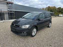 Grau Gebraucht 2024 VW Touran Comfortline Van / Kleinbus | 23.999 € (Guter Preis)