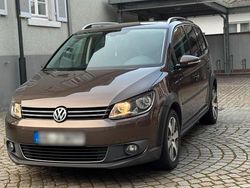 Braun Gebraucht 2011 VW Touran Van / Kleinbus | 8.000 € (Fairer Preis)