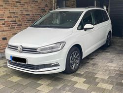 Weiß Gebraucht 2018 VW Touran Comfortline Van / Kleinbus | 17.500 € (Guter Preis)
