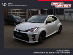 Platinumweiss perleffekt Gebraucht 2021 Toyota Yaris Basis Kleinwagen | 33.490 € (Fairer Preis)
