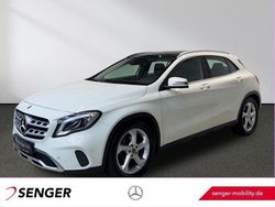 Weiß Gebraucht 2017 Mercedes GLA220 Urban SUV | 25.680 € (Etwas zu teuer)