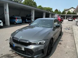 Grau Gebraucht 2023 BMW 330 M Sport Limousine | 44.900 € (Guter Preis)