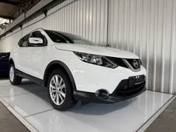 Weiß Gebraucht 2016 Nissan Qashqai Acenta SUV | 15.590 € (Fairer Preis)