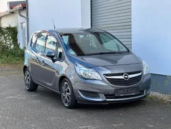 Grau Gebraucht 2016 Opel Meriva Edition Van / Kleinbus | 8.990 € (Fairer Preis)