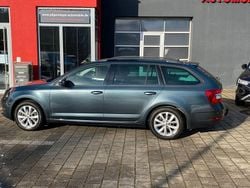 Grau Gebraucht 2020 Skoda Octavia Tour Kombi | 13.795 € (Guter Preis)