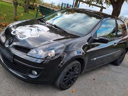 Schwarz Gebraucht 2009 Renault Clio III Kleinwagen | 2.200 € (Fairer Preis)