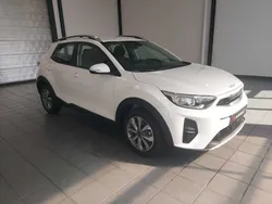Weiß Gebraucht 2024 Kia Stonic Vision SUV | 19.490 € (Fairer Preis)
