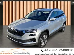 Silber brilliantsilber metallic (metallic) Gebraucht 2024 Skoda Karoq Executive SUV | 28.980 € (Guter Preis)