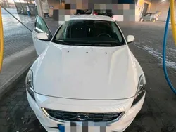 Weiß Gebraucht 2015 Volvo V40 Linje You! Kombi | 15.000 € (Etwas zu teuer)
