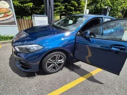 Blau Gebraucht 2023 BMW 118 Sport Line Kleinwagen | 26.850 € (Fairer Preis)