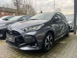 Marlingrau Neu 2025 Toyota Yaris Hybrid Kleinwagen | 28.890 € (Teuer)