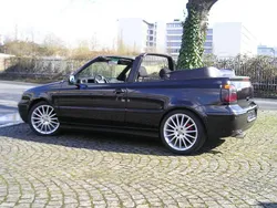 Schwarz Gebraucht 1998 VW Golf Cabriolet Highline Cabrio | 7.800 €