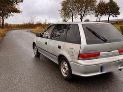 Silber Gebraucht 2001 Subaru Justy Kleinwagen | 2.300 €