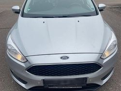 Grau Gebraucht 2014 Ford Focus Business Edition Kombi | 3.350 € (Guter Preis)