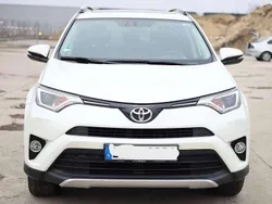Weiß Gebraucht 2016 Toyota RAV4 Comfort SUV | 15.999 € (Fairer Preis)