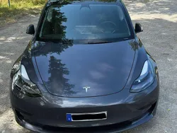 Grau Gebraucht 2022 Tesla Model 3 RWD Limousine | 28.900 € (Fairer Preis)