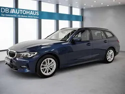 Blau Gebraucht 2021 BMW 330e Sport Line Kombi | 25.460 € (Guter Preis)