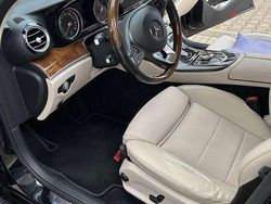 Schwarz Gebraucht 2016 Mercedes E220 Avantgarde Limousine | 23.800 € (Etwas zu teuer)