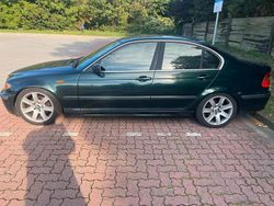 Grün Gebraucht 2003 BMW 320 Limousine | 2.650 € (Superpreis)