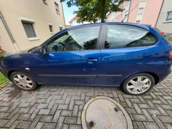 Blau Gebraucht 2005 Seat Ibiza Kleinwagen | 650 € (Guter Preis)