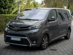 Grau Gebraucht 2017 Toyota Proace Van | 22.500 € (Teuer)