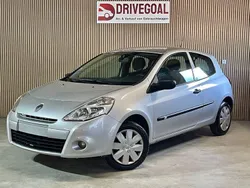 Grau Gebraucht 2010 Renault Clio III Expression Kleinwagen | 2.999 € (Guter Preis)