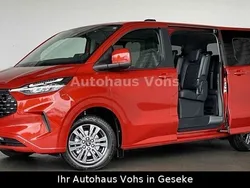 Rot Gebraucht 2025 Ford Tourneo Custom Van / Kleinbus | 52.970 €