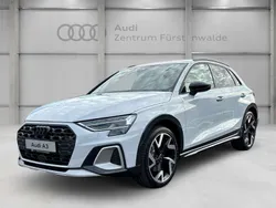 Grau Gebraucht 2024 Audi A3 Ambiente Limousine | 47.980 €