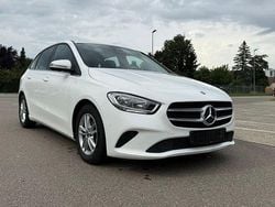 Weiß Gebraucht 2020 Mercedes B200 Van / Kleinbus | 19.700 € (Guter Preis)