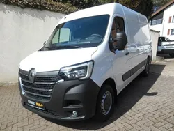Weiß (mineralweiß) Gebraucht 2023 Renault Master Van | 31.800 € (Etwas zu teuer)