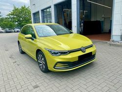 Gelb Gebraucht 2020 VW Golf VIII Style Limousine | 18.400 € (Guter Preis)