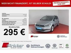 Silber (oyster silver metallic) Gebraucht 2024 VW Touran Highline Van / Kleinbus | 33.618 € (Fairer Preis)