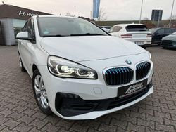 Weiß Gebraucht 2018 BMW 225 iPerformance Van / Kleinbus | 15.698 € (Etwas zu teuer)