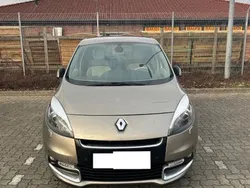 Braun Gebraucht 2012 Renault Scénic III Bose Edition Van / Kleinbus | 4.900 € (Guter Preis)