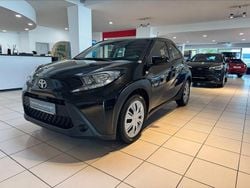 Schwarz Gebraucht 2022 Toyota Aygo X-play Kleinwagen | 11.500 € (Fairer Preis)