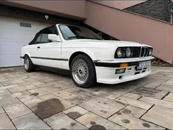 Weiß Gebraucht 1987 BMW 325 Cabriolet Cabrio | 19.900 €