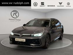 Diabasgrau metallic Neu 2025 VW Passat R-line Kombi | 43.879 € (Guter Preis)