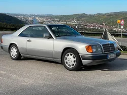 Silber Gebraucht 1994 Mercedes 220 Coupé | 16.900 €