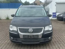 Schwarz Gebraucht 2010 VW Touran Highline Van / Kleinbus | 3.990 € (Superpreis)